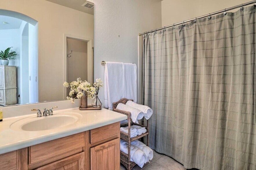 Building Photo - 15240 N Clubgate Dr