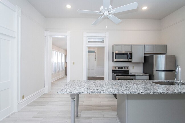 Building Photo - 2 Bed 1 Bath in Downtown Little Rock, AR