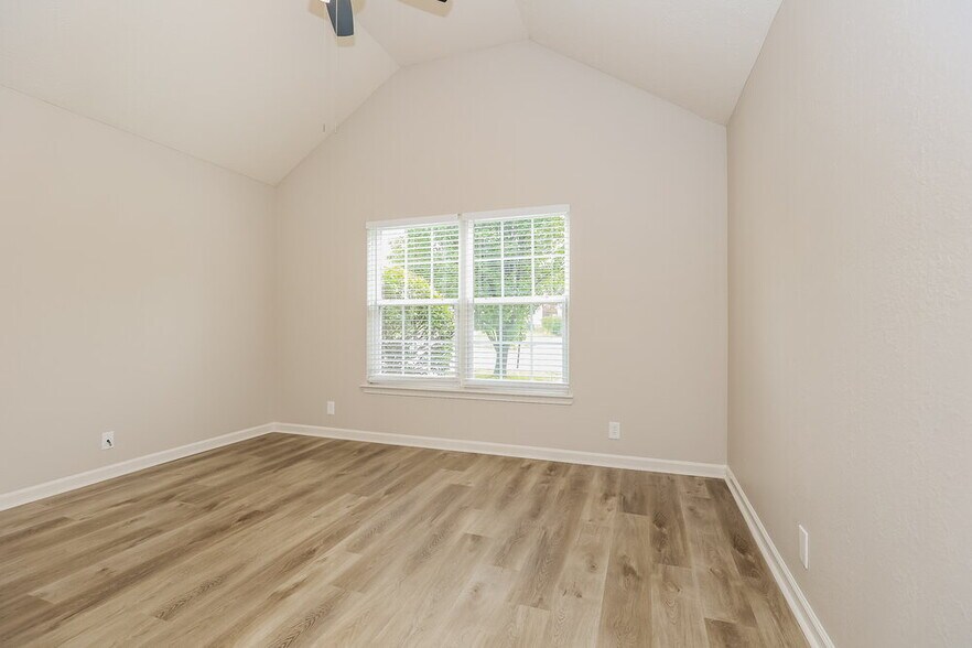 Building Photo - 1114 Sima Shabat Ct