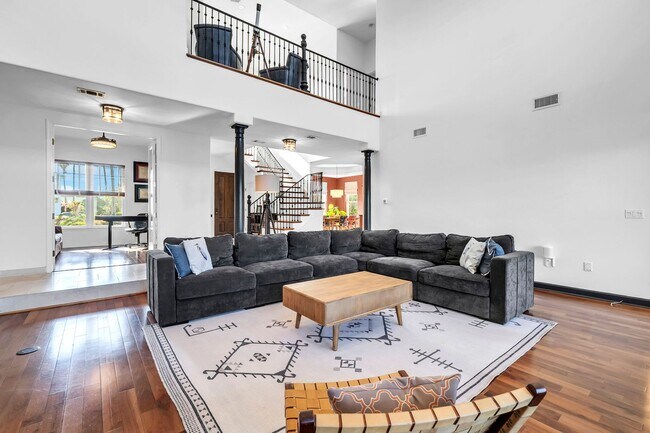 Building Photo - 1393 Sunset Beach Dr