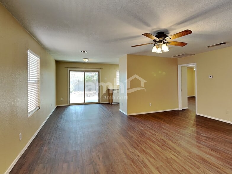 Building Photo - 1767 W Rue De La Montagne