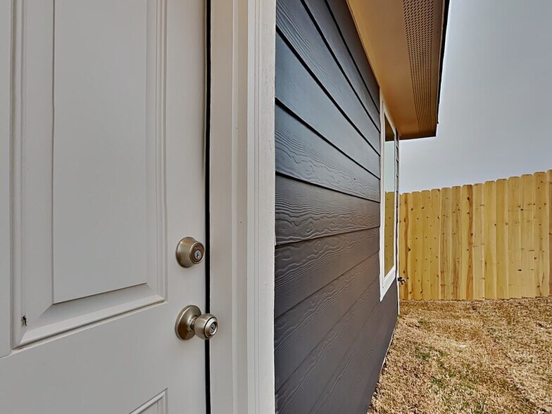 Building Photo - 8908 SW 31st Ter