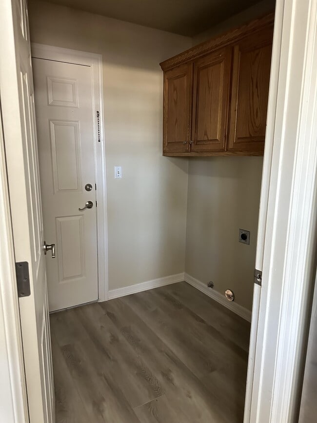 Building Photo - 4616 Alpine Pl