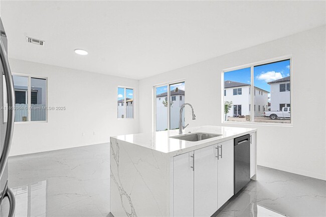 Building Photo - 22467 SW 125th Ave