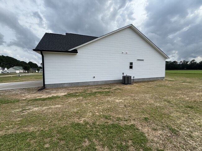Building Photo - 193 Budd Godwin Ln