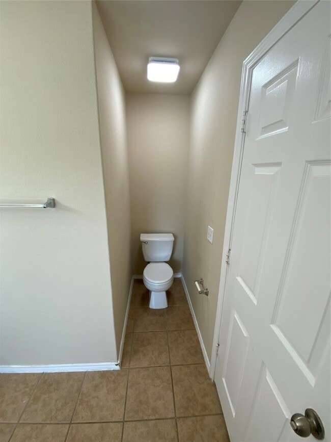 Building Photo - 2307 Paradise Ridge Dr