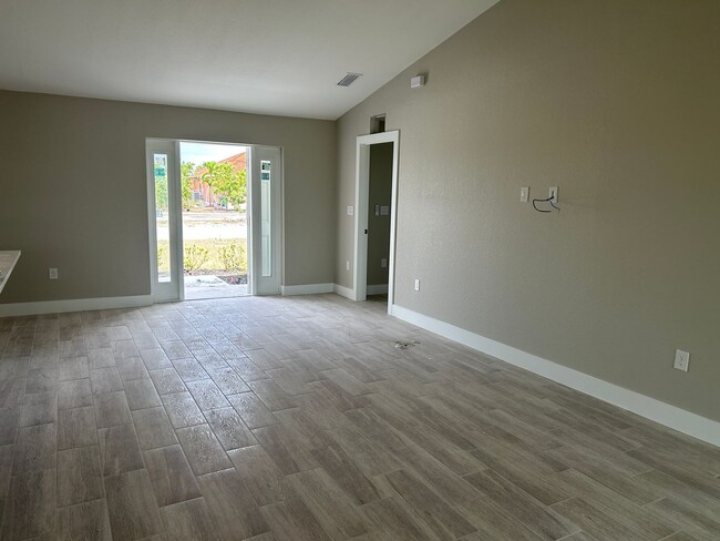 Building Photo - 2314 Kismet Pkwy