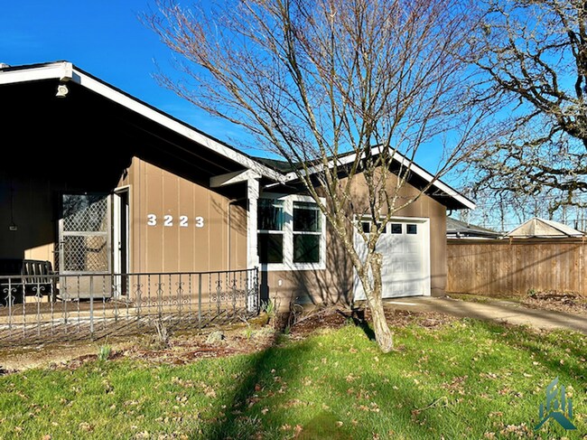 Building Photo - Franklin Avenue Southeast