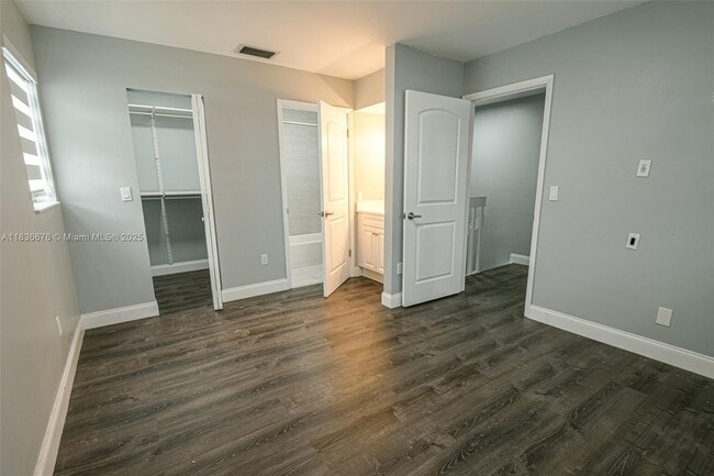 Building Photo - 6211 SW 138th Ct