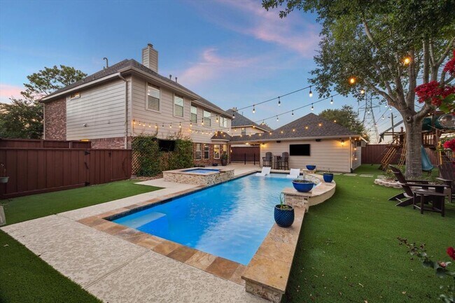 Building Photo - 2350 Seamist Cir