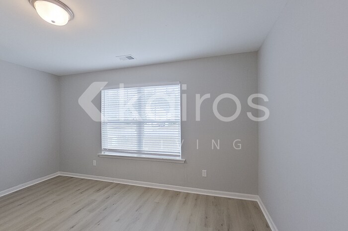 Building Photo - 18 Carrollton Dr