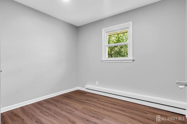 Building Photo - 368-70-370 Voorhees Ave