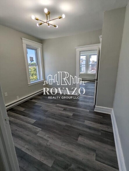 Building Photo - 64 Summer Ave