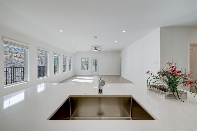 Building Photo - 10935 Water Hyssop Ln