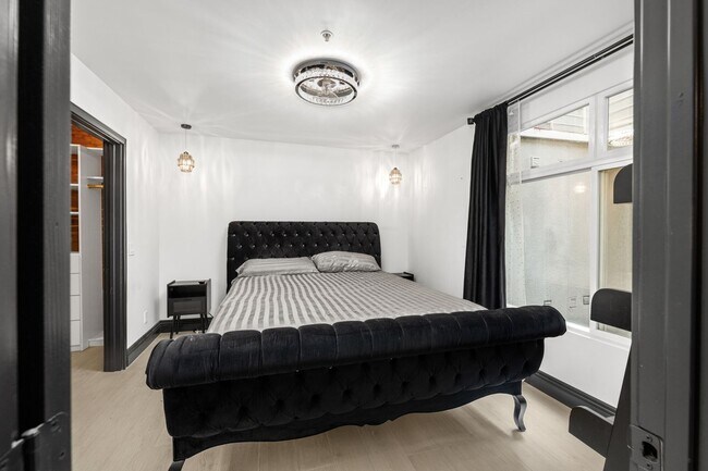 Building Photo - Stunning & fully upgraded 1BR/1BA residence in the heart of Little Italy