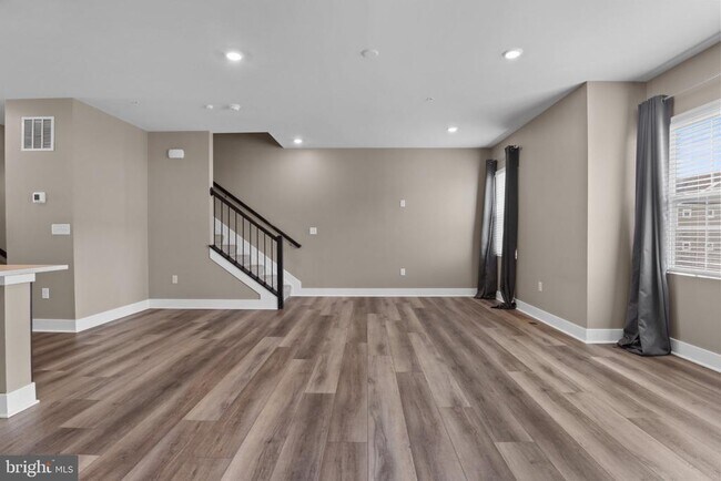 Building Photo - 4175 Brodie Pl