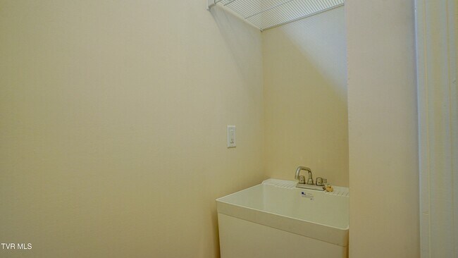 Building Photo - 1440 Hatterdale Farm Rd