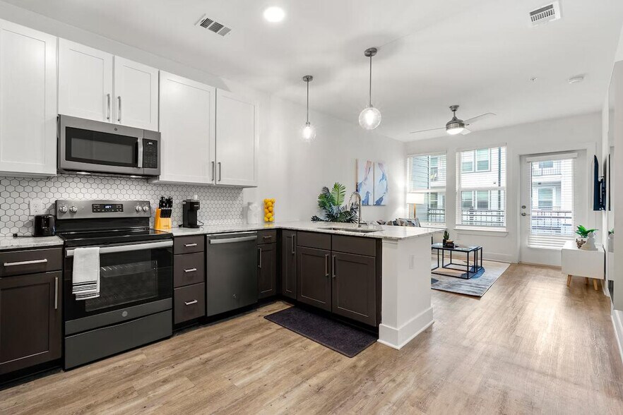 Building Photo - 230 Bill Kennedy Wy SE