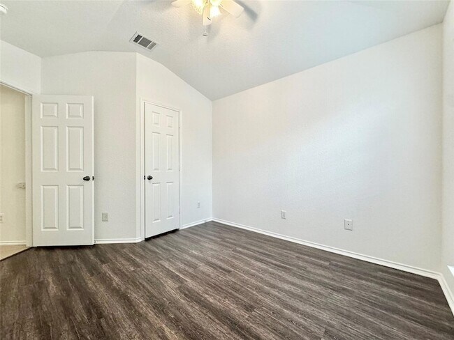 Building Photo - 1015 Aiken Dr