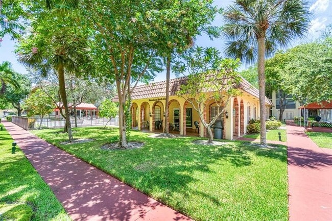 Building Photo - 253 S Cypress Rd