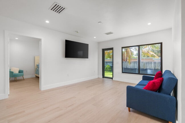 Building Photo - 303 De Carie St