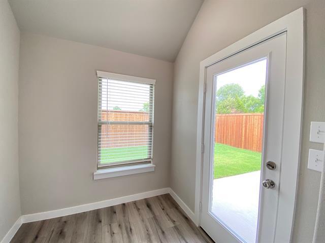 Building Photo - 140 Mandarin St