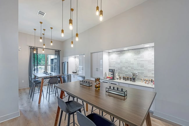 Building Photo - 1559 W 9 Mile Rd