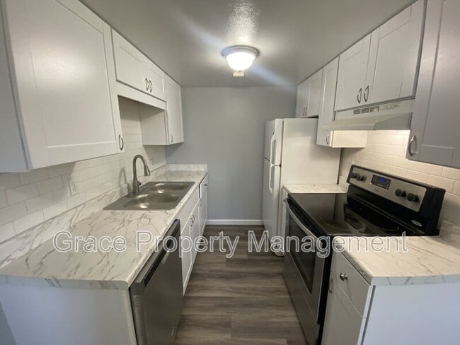 Building Photo - 774 W Cleveland Cir