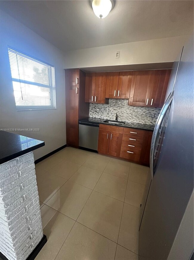 Building Photo - 2421 N 57th Terrace