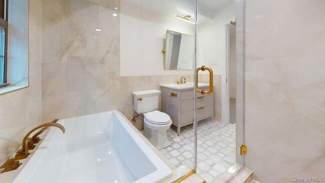 Building Photo - 88-37 62nd Dr