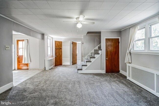 Building Photo - 239 Lemonte St