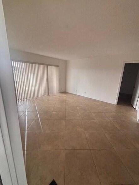 Building Photo - 203 Foxtail Dr