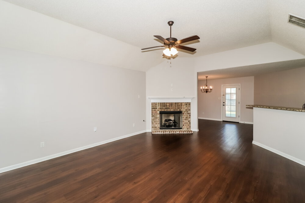 Building Photo - 9455 Darren Cir S