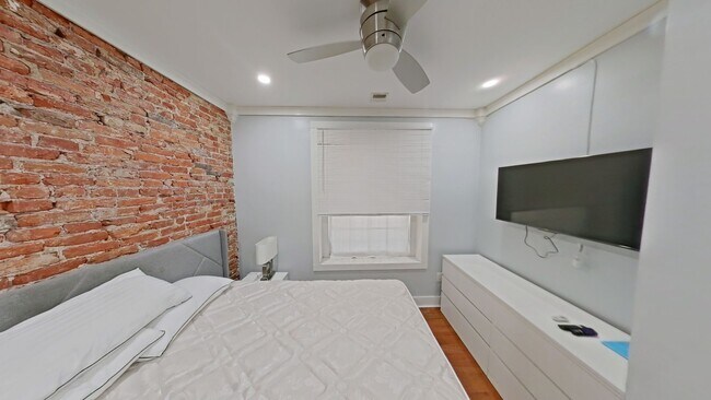 Building Photo - 126 N 53rd St