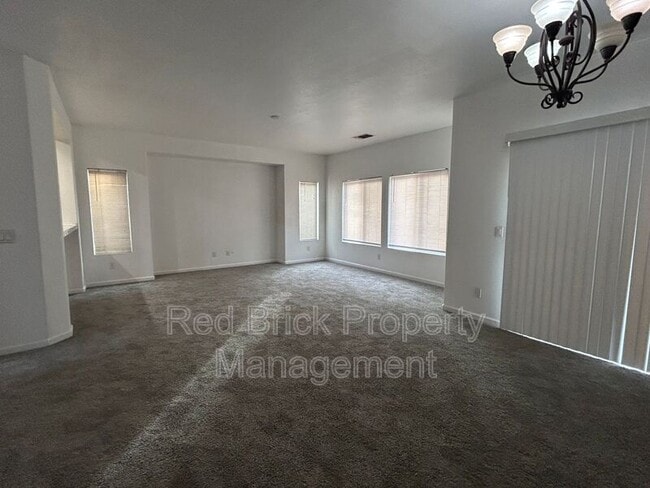 Building Photo - 3577 Santiago Ave