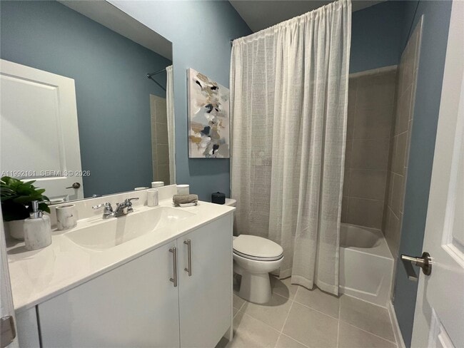 Building Photo - 680 SE 13th Ct