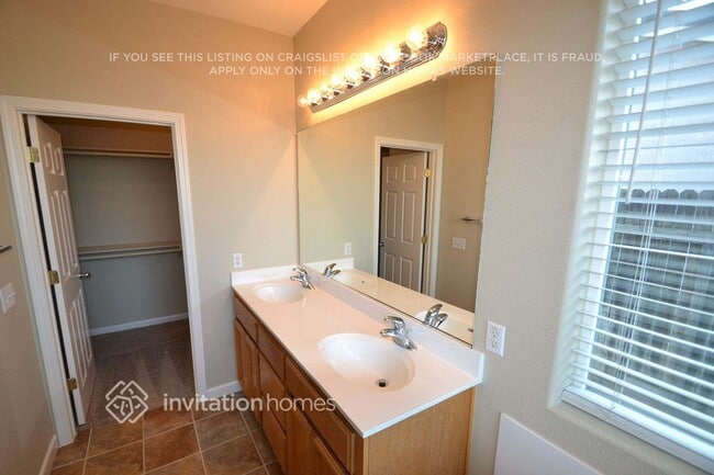 Building Photo - 7966 Roseview Way