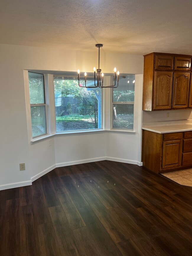 Building Photo - 321 Lena Ln