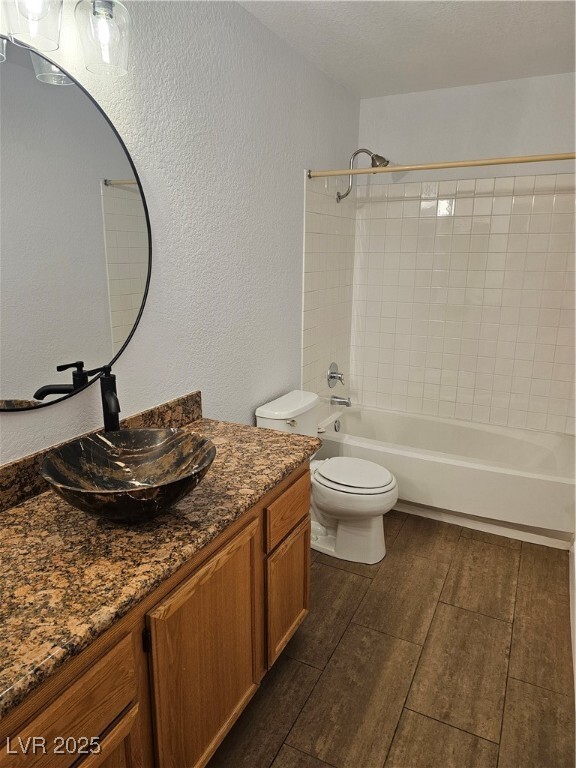 Building Photo - 9520 Rancho Palmas Dr