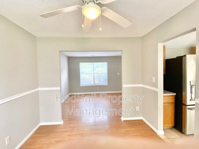 Building Photo - 815 Chapin Wood Dr