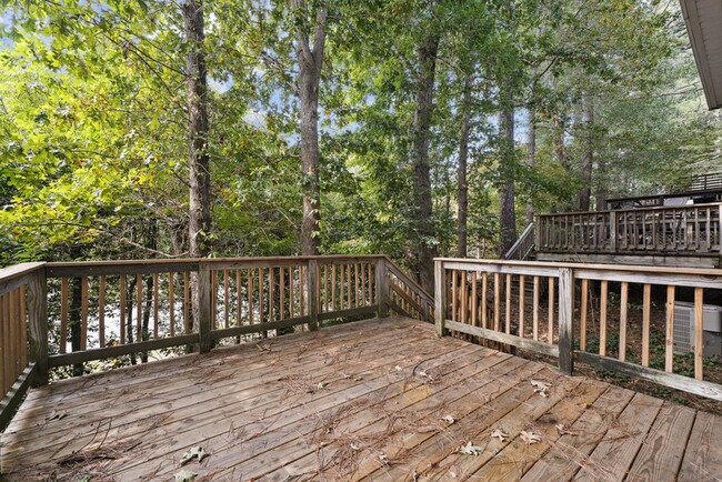 Building Photo - 6101 Highcastle Ct