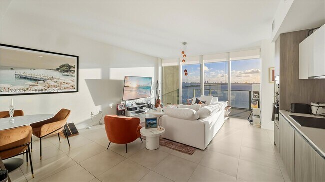 Building Photo - 2900 NE 7th Ave