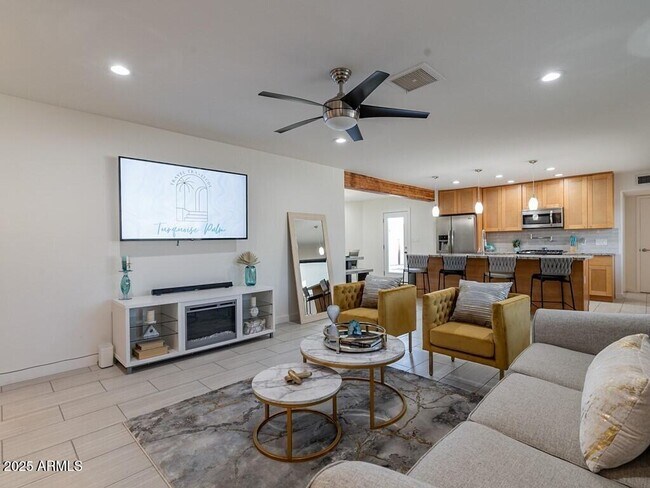 Building Photo - 3302 E Turquoise Ave