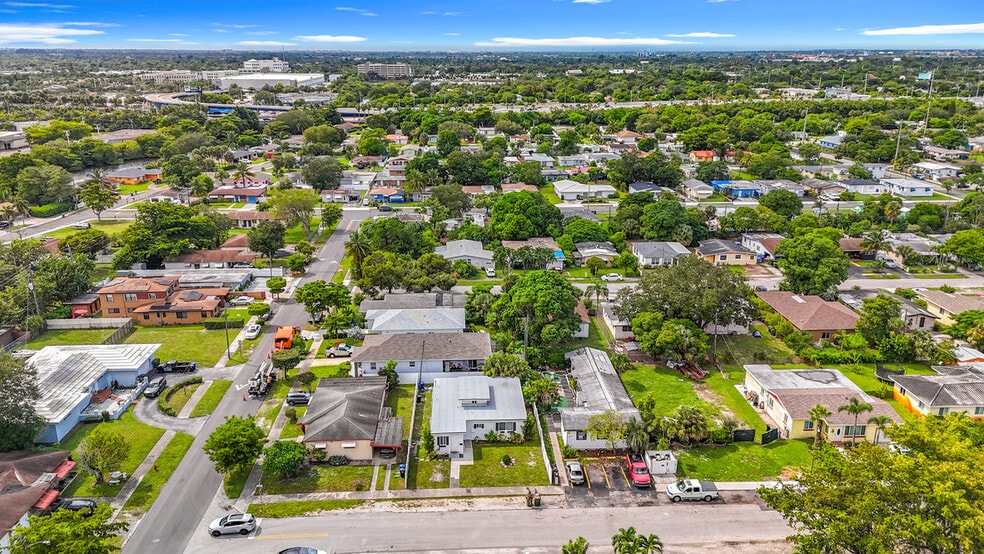 Building Photo - 401 NW 16th Ave