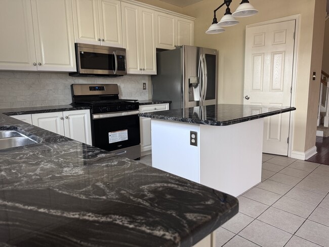 Building Photo - 654 Fawn Cir