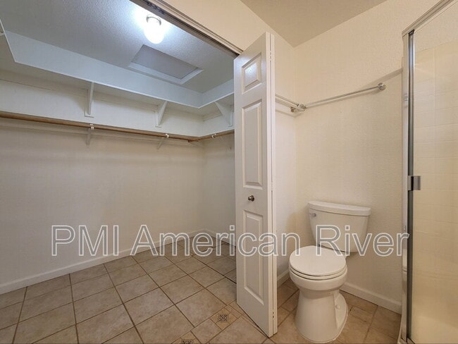 Building Photo - 7948 Glen Stone Ave