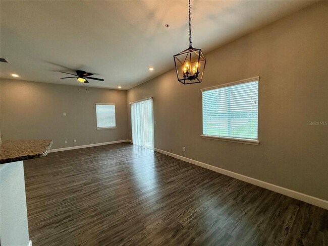 Building Photo - 2541 Pine Pl