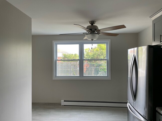 Building Photo - 17 E 52nd St