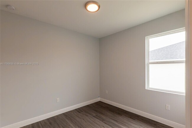 Building Photo - 8450 Dinnano St
