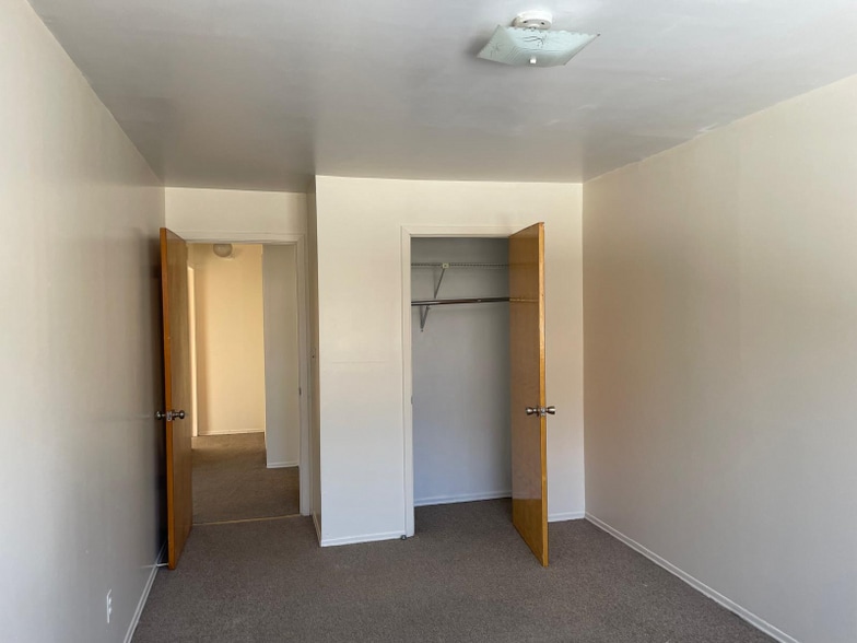 Building Photo - 76-15 166th St